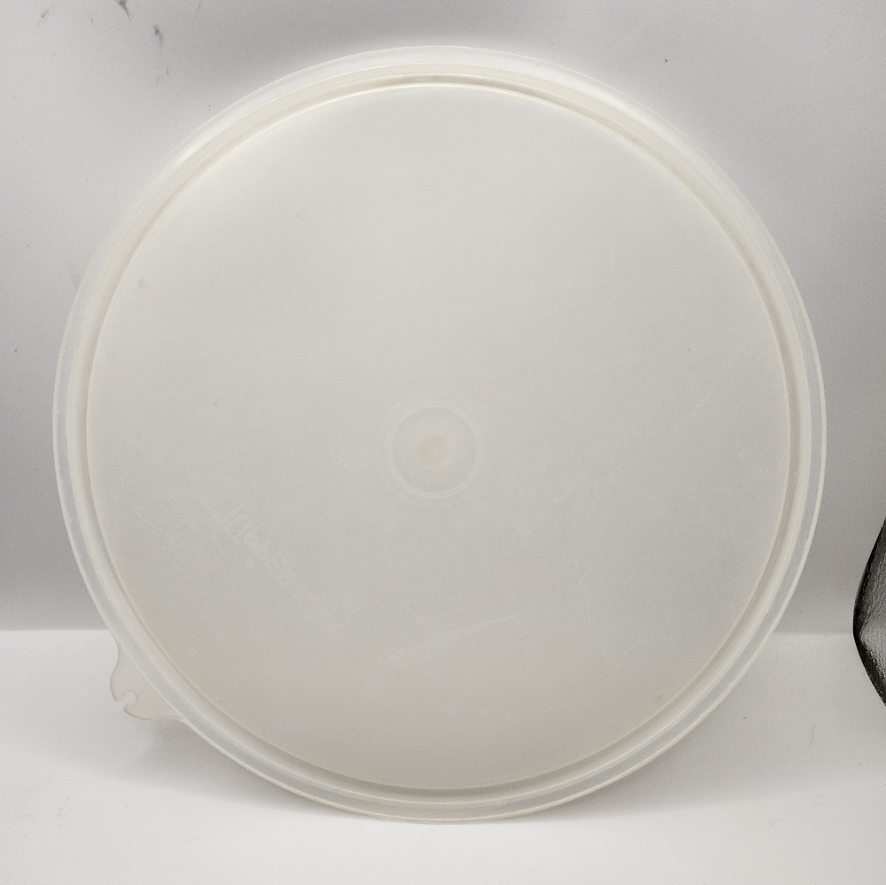 Replacement Tupperware Lid - Picture 2 of 6